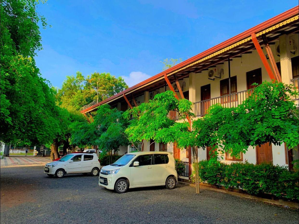 Ud Garden Hotel Kataragama Exterior photo