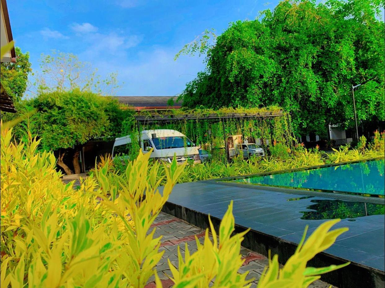 Ud Garden Hotel Kataragama Exterior photo