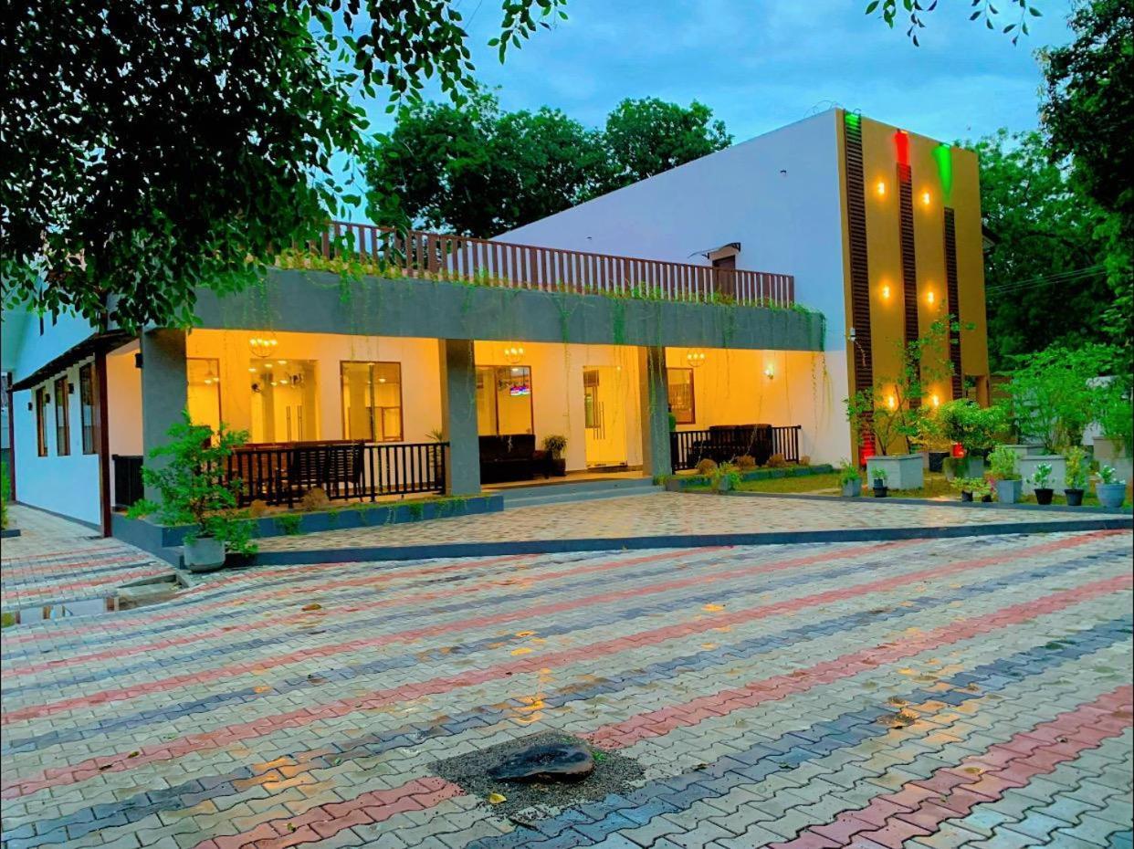 Ud Garden Hotel Kataragama Exterior photo