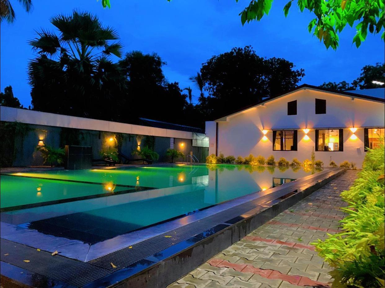 Ud Garden Hotel Kataragama Exterior photo
