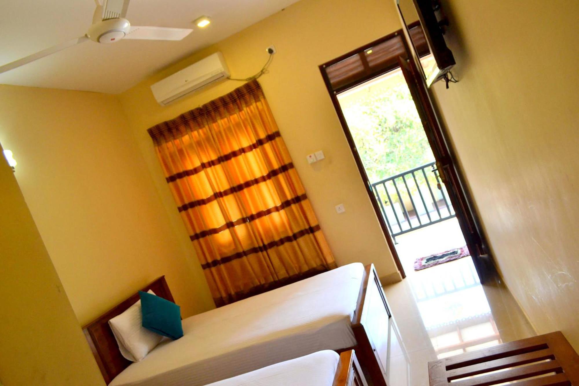 Ud Garden Hotel Kataragama Exterior photo